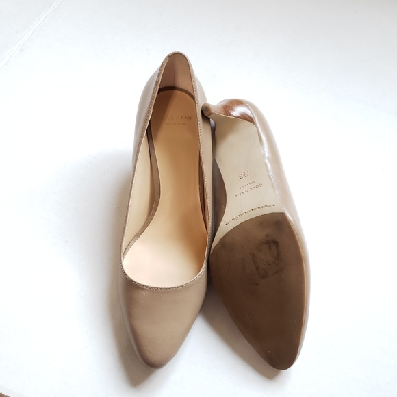 7.5 B G14 Toupe Women's Cole Haan heels - Picture 4 of 6